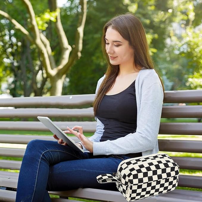 Bluboon Big Capacity Pencil Case Pouch Pen Case School Supplies - Cute Pencil Box Bag for Teen Girls Boys Women Man (Black White Checked)